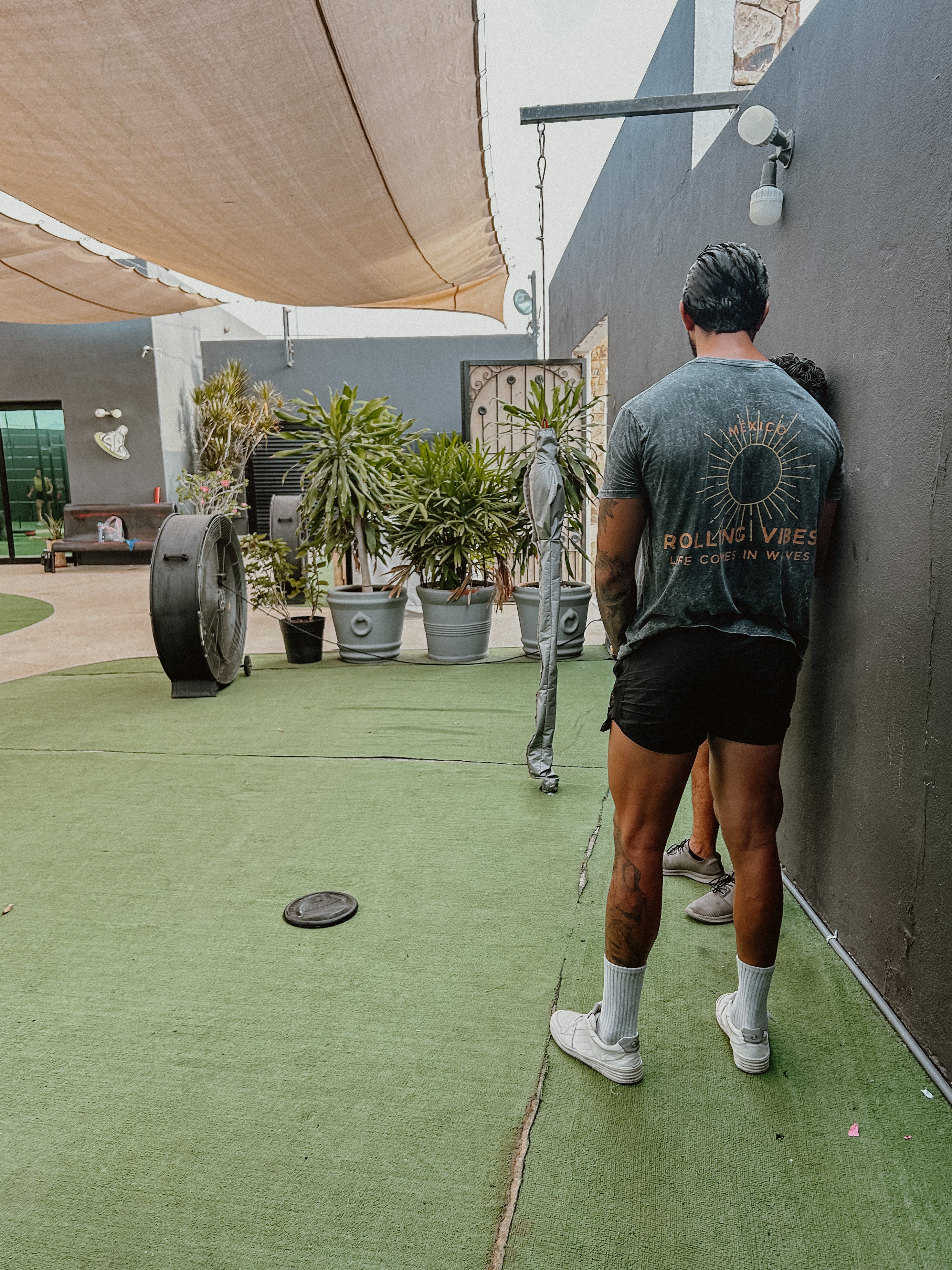 Life comes in 🌊 (unisex)