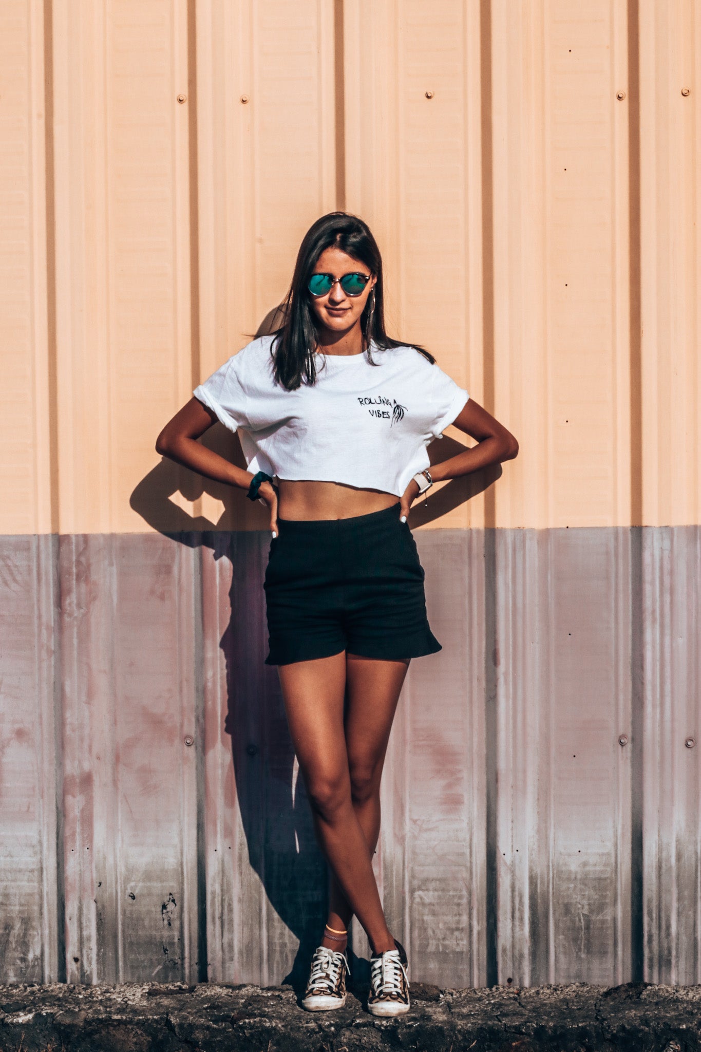 A classic t-shirt made of 100% cotton fabric with short sleeves. The shirt has a relaxed fit and is perfect for casual wear.